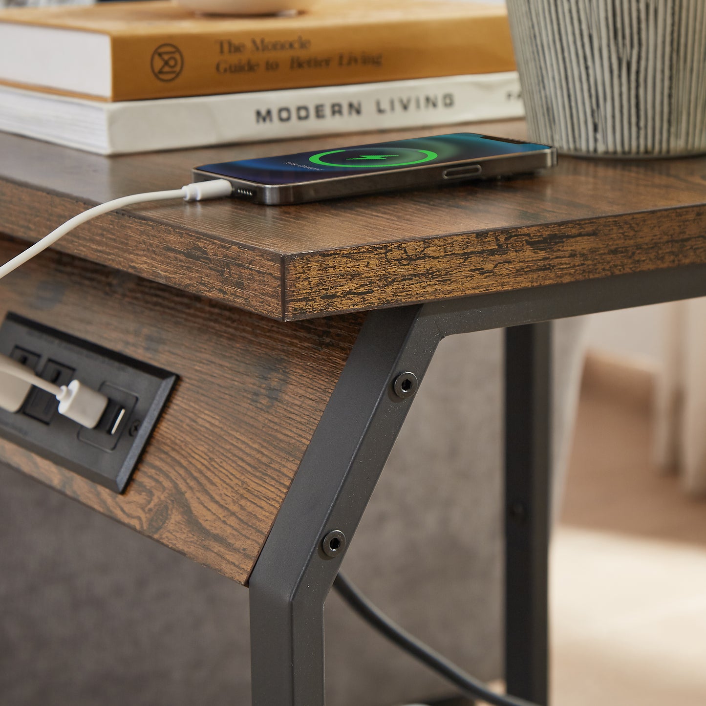 Side Table with Charging Station, Set of 2 End Tables with USB Ports and Sockets, Bedside Tables in Living Room, Bedroom, Rustic Brown, 17.32'' W x 17.32'' D x 21.65'' H