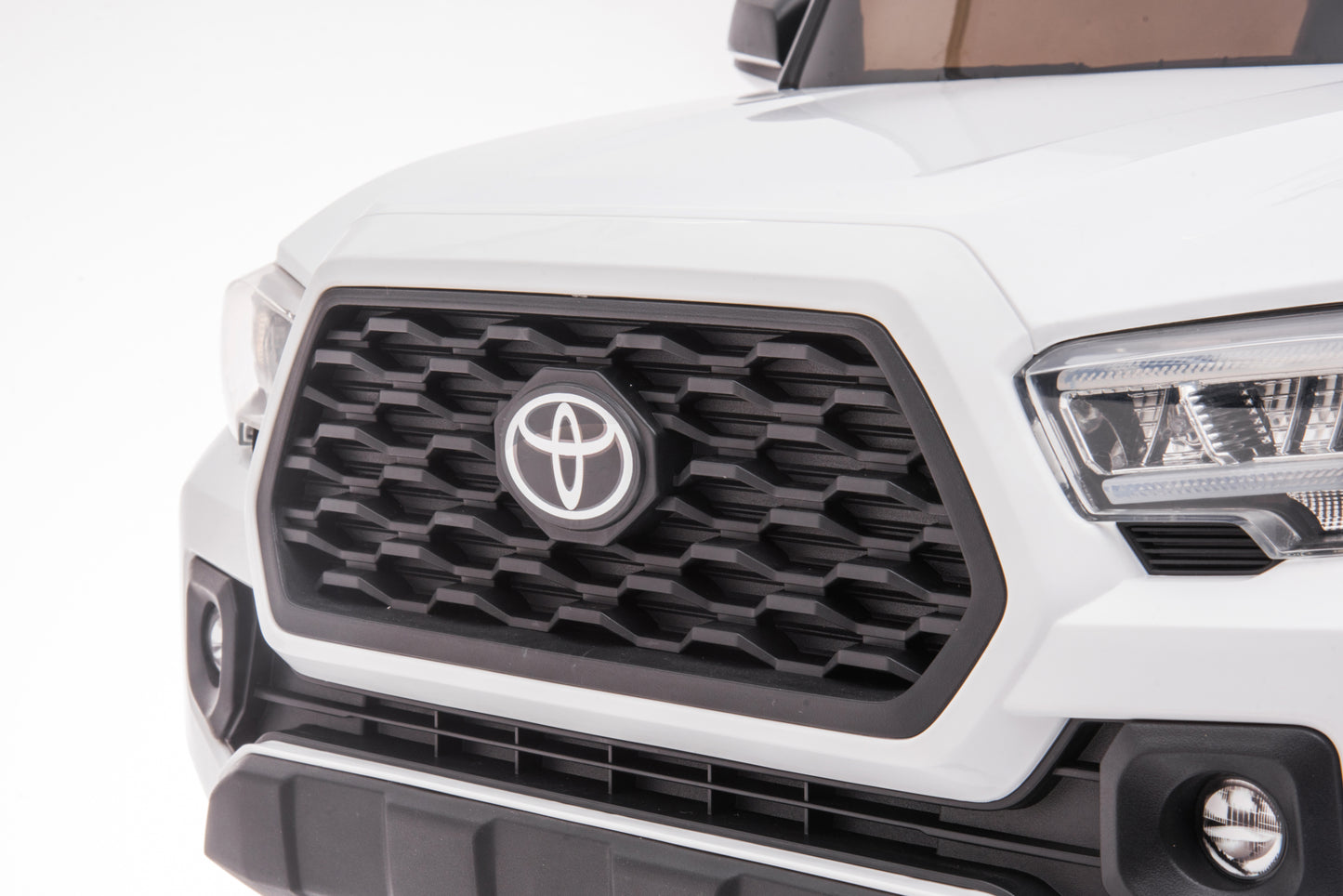 【PATENTED PRODUCT】Official Licensed Toyota Tacoma Ride-on Car, 12V Battery Powered Electric Kids Toys - Get Your Dealership Certificate Today!